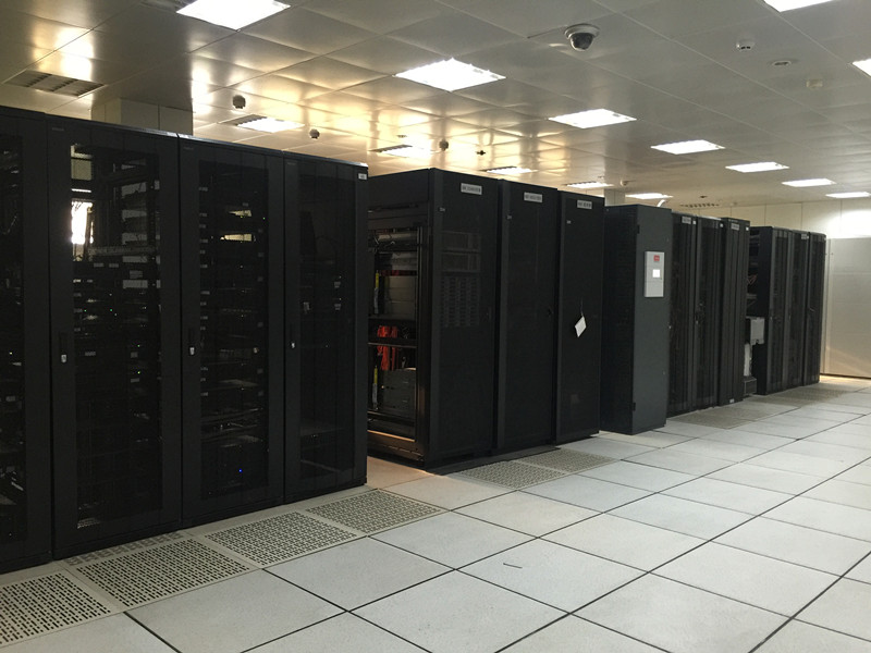 安财机房_副本.jpg 安财机房_副本.jpg