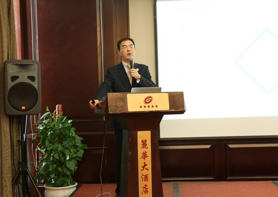 董总_副本1.jpg 董总_副本1.jpg