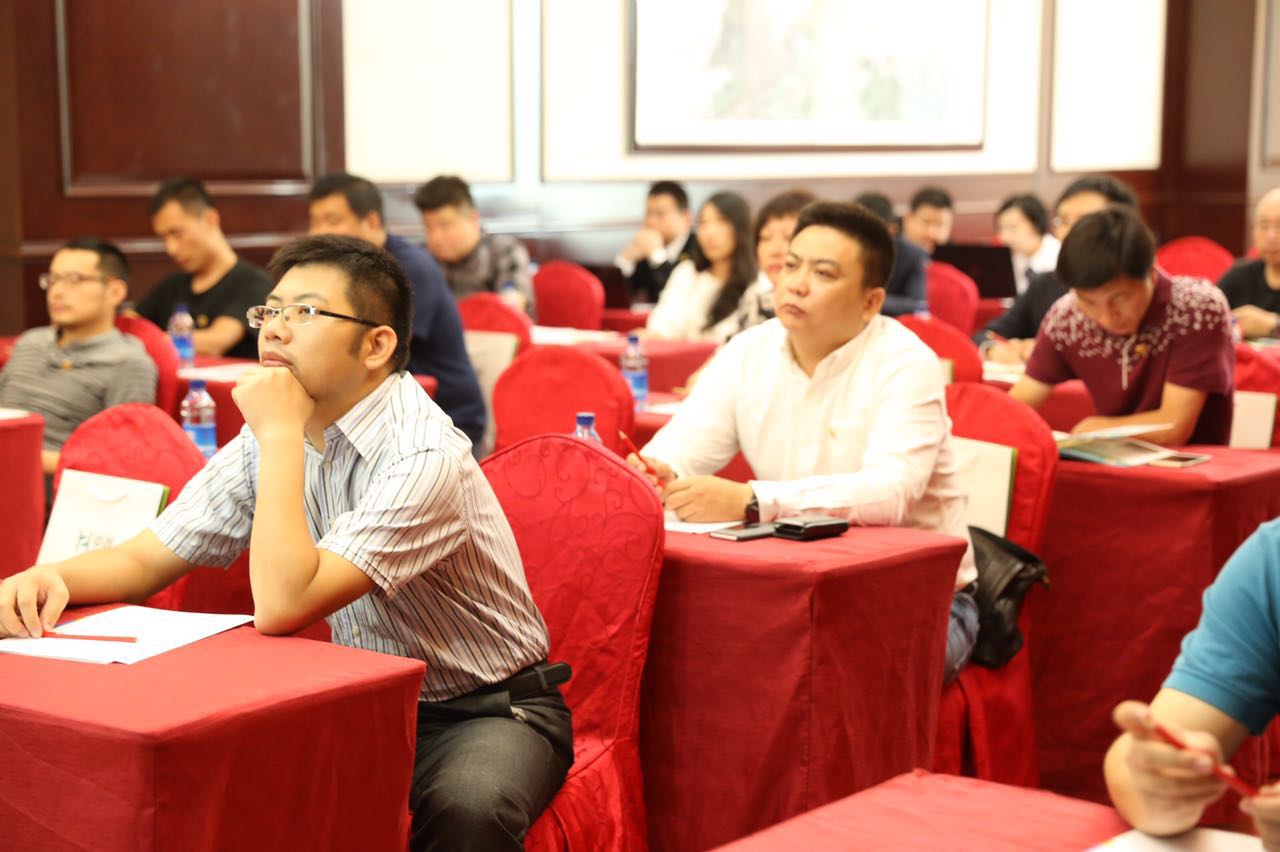 认真听讲.jpg 认真听讲.jpg