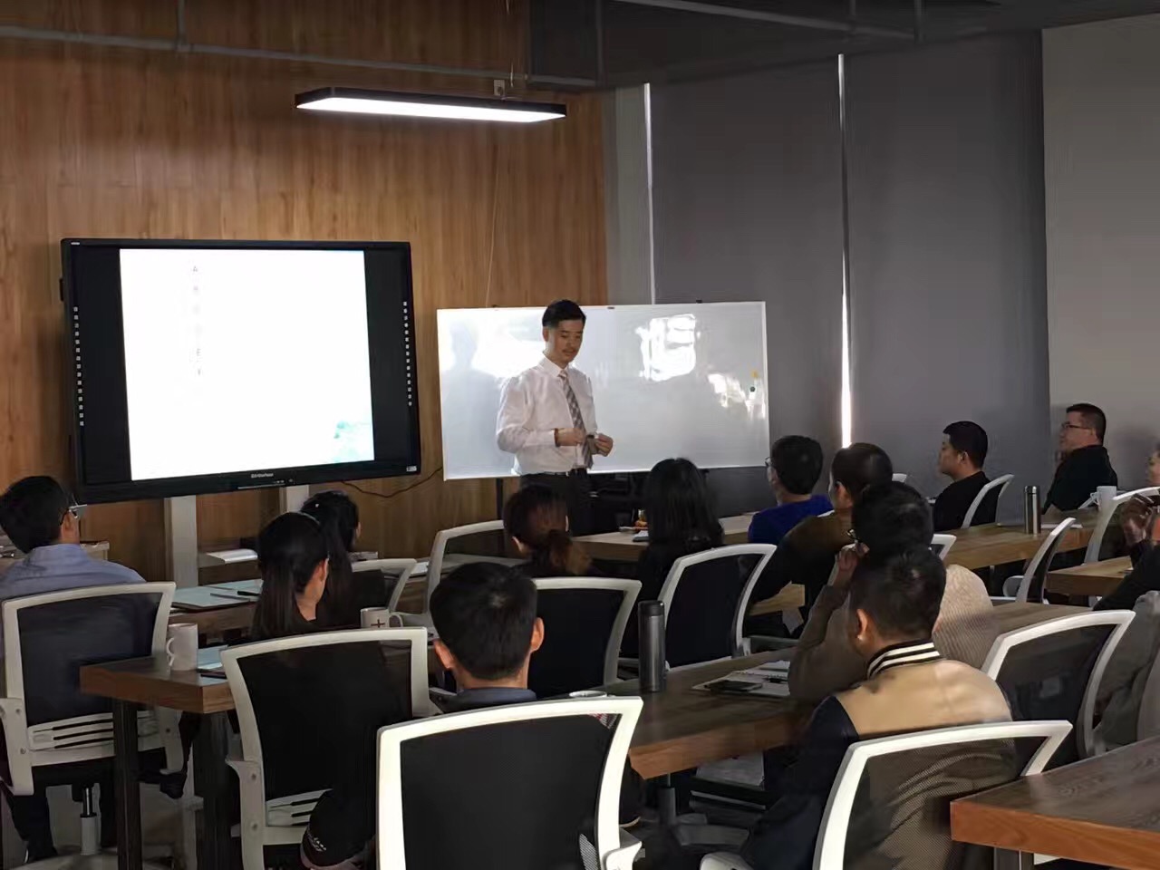 第二场2.jpg 第二场2.jpg