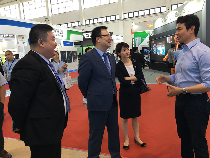 薛老板_副本.jpg 薛老板_副本.jpg